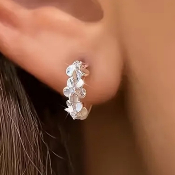 Elegant Silver Floral Hoop Earrings - Picture 3 of 5